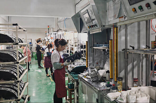 โซลูชันบริษัทล่าสุดเกี่ยวกับ OEM การแก้ไขไฟหน้ารถบรรทุกที่กําหนดเอง